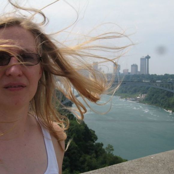 Profile Picture of Terry Bauerle (@violetnyhne) on Poshmark