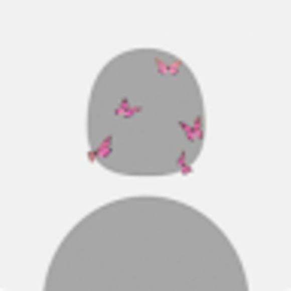 Profile Picture of Genevieve Kevers (@genevievekevers) on Poshmark