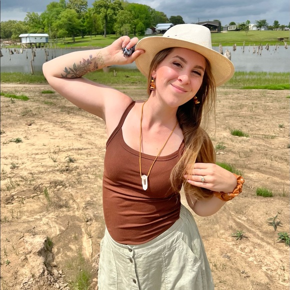 Profile Picture of Breanna Cogsdill (@mrscogsdill) on Poshmark