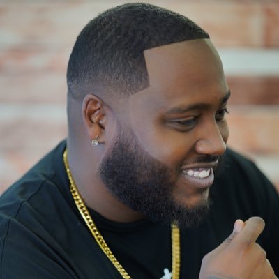 Profile Picture of Money (@MitchThaBarber_) on Twitter