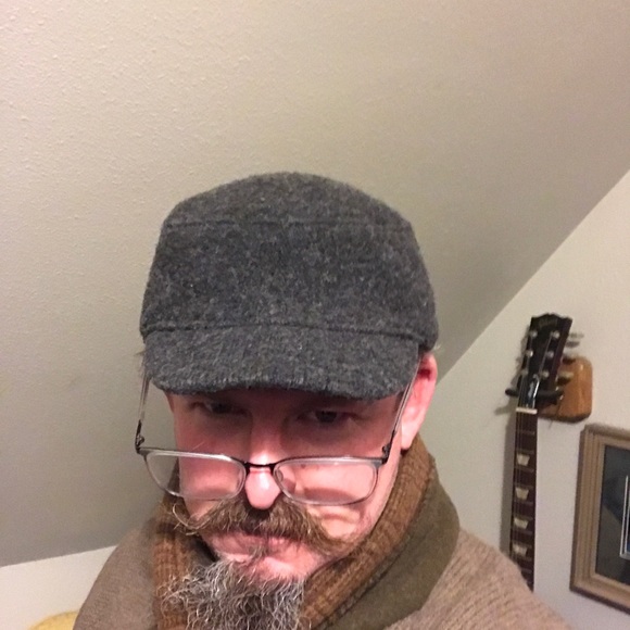 Profile Picture of Scott Vinson (@scott_vinson) on Poshmark