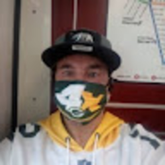 Profile Picture of David Hampson (@hampson718) on Poshmark