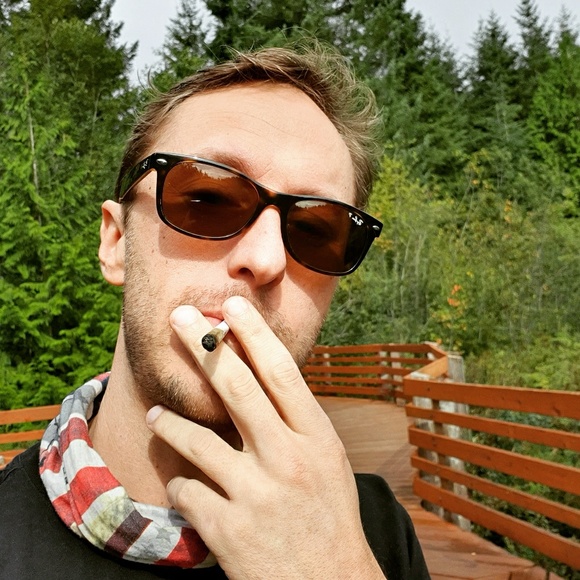 Profile Picture of Michael Upton (@michaelupton) on Poshmark