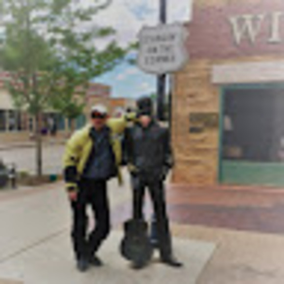 Profile Picture of David Rosen (@txplants) on Poshmark