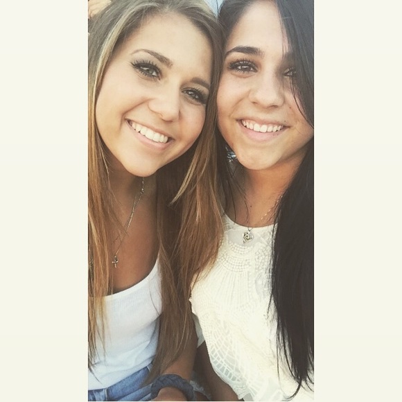 Profile Picture of Kara Simon (@kara_simon) on Poshmark