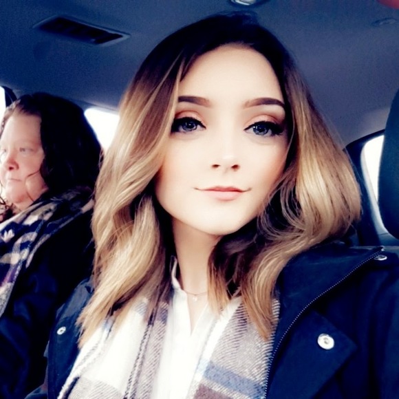 Profile Picture of Katie Kersis (@katiekersis2) on Poshmark