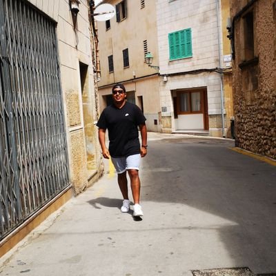 Profile Picture of Daniel Guzman (@DanielChicas) on Twitter