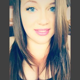 Profile Picture of Amanda Barker (@mandapandapaws) on Pinterest