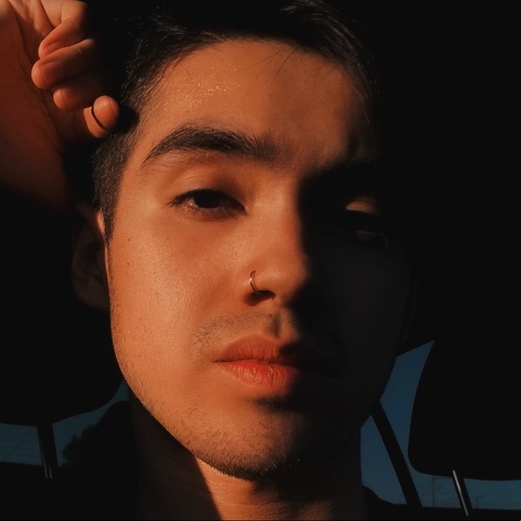 Alex Meraz - Poshmark Profile Picture of Alex Meraz (@a_meraz13) on Poshmark