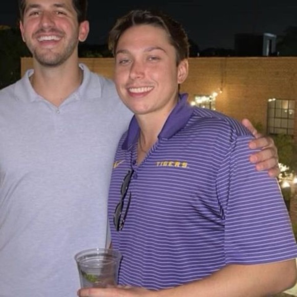 Profile Picture of Jared Clinton (@cashclinton) on Poshmark