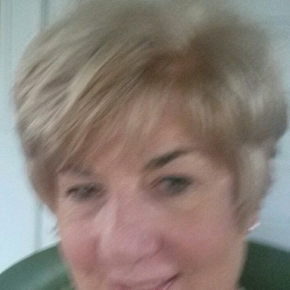 Profile Picture of Jo Spelman (@jspelman) on Poshmark