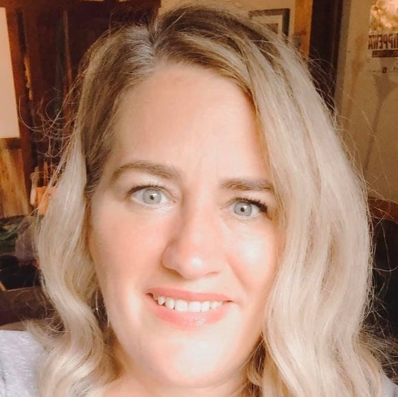 Profile Picture of Kelli Whitfield (@whitmamma) on Poshmark
