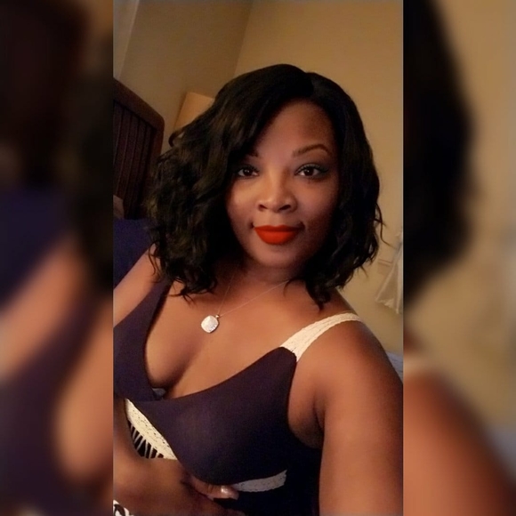 Profile Picture of Shauna Reid (@sr1979rs1) on Poshmark