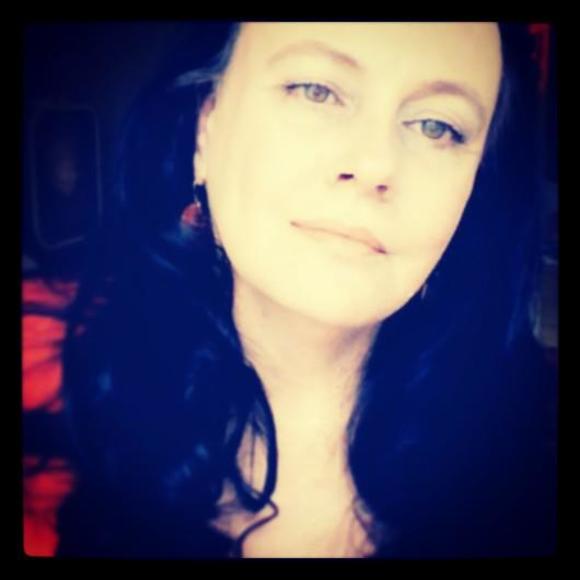 Profile Picture of Cynthia Moir (@cyn1120) on Poshmark