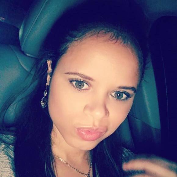 Profile Picture of Deborah Soto (@destiny052) on Poshmark