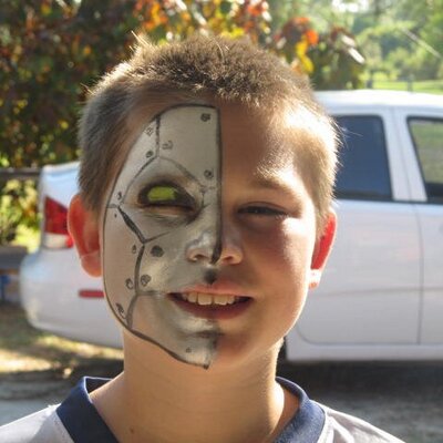Profile Picture of Debra Hudson (@carson6age) on Twitter