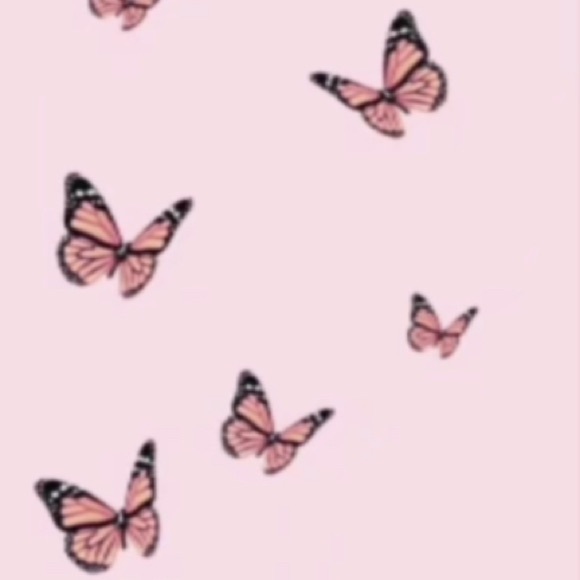 Profile Picture of Evelise G (@evelise_g) on Poshmark