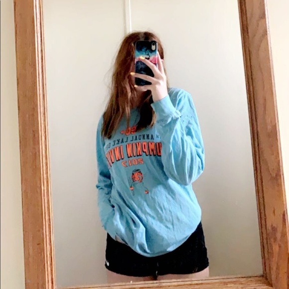 Profile Picture of Hannah Birchett (@hbirchett7) on Poshmark