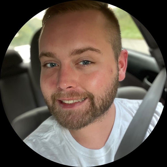 Profile Picture of Daniel Day (@danielday32092) on Poshmark