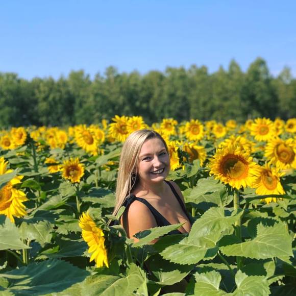 Profile Picture of Kirsten Schoensee (@kschoensee) on Poshmark