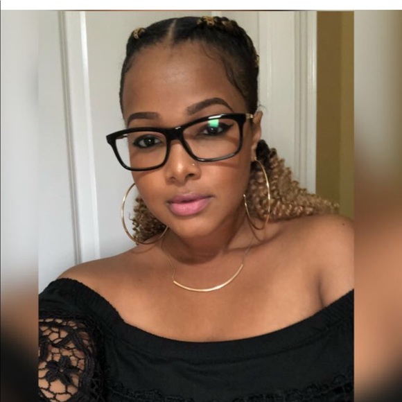 Profile Picture of Pascale Forrester (@lola8787) on Poshmark