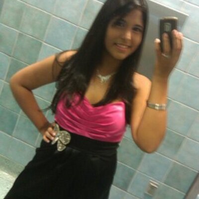 Profile Picture of Jesenia Ortiz (@JeseeMarie) on Twitter