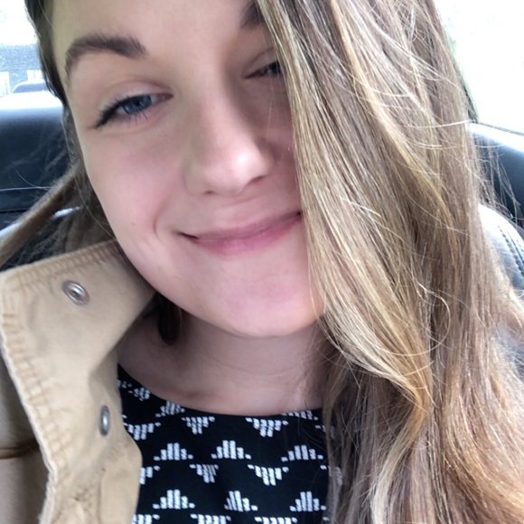 Profile Picture of Abigail Mikolon (@amikolon) on Poshmark