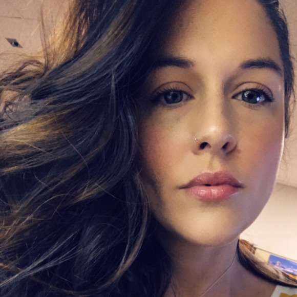 Profile Picture of Rachel Steranko (@outrrracheous) on Poshmark