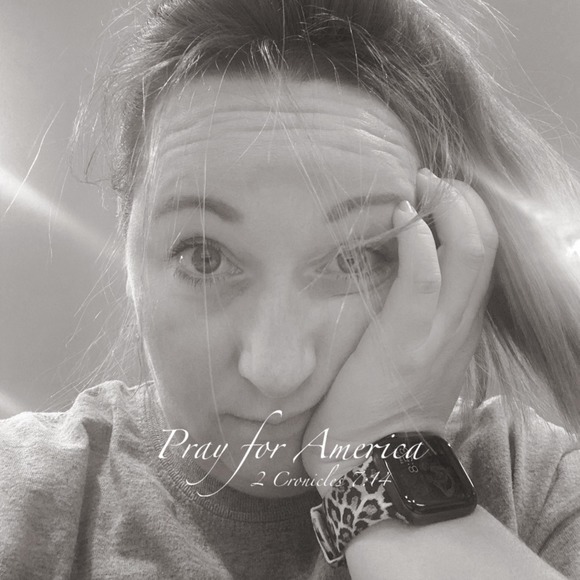 Profile Picture of Mandy Barrom (@mbarrom) on Poshmark