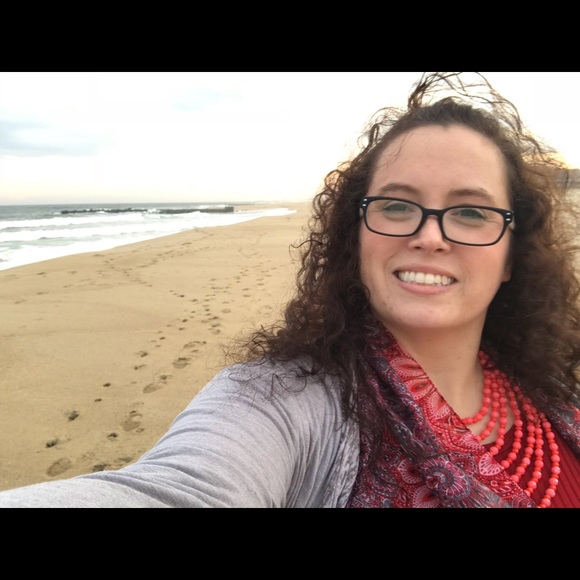 Profile Picture of Miriam Philmon (@mphilmon) on Poshmark