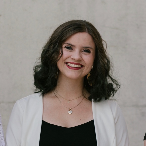 Profile Picture of Kt Manifold (@ktmanifold) on Poshmark