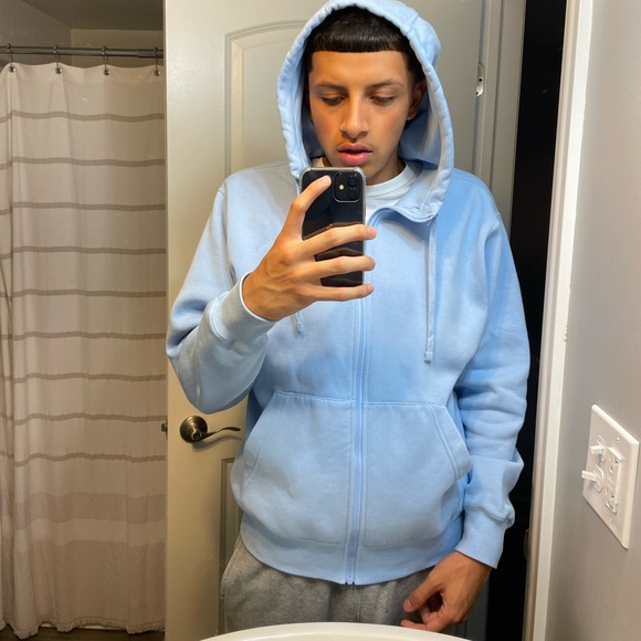 Profile Picture of Lorenzo Medrano (@sosabebo1) on Poshmark