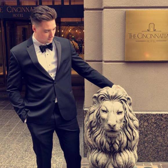 Profile Picture of Adam Bryan (@adam2bryan) on Poshmark