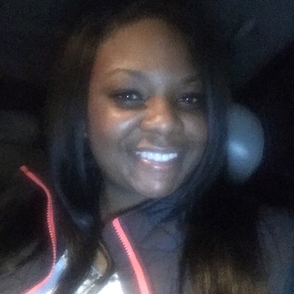 Profile Picture of Adrianna Fowlkes (@afowlkes23) on Poshmark