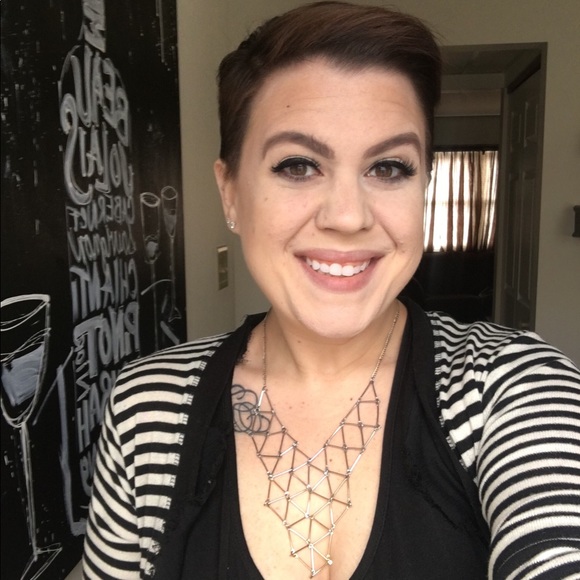 Profile Picture of Kelli Sharkey (@ksharkey4) on Poshmark