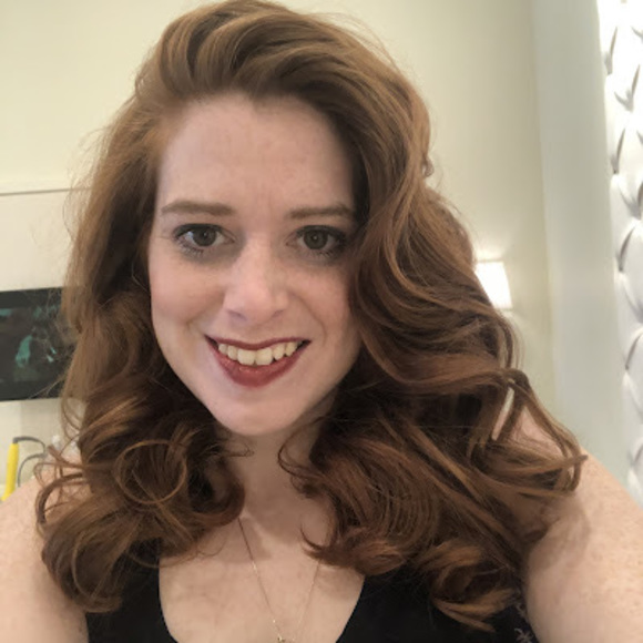 Profile Picture of Leslie Lemmons (@leslielemmons) on Poshmark