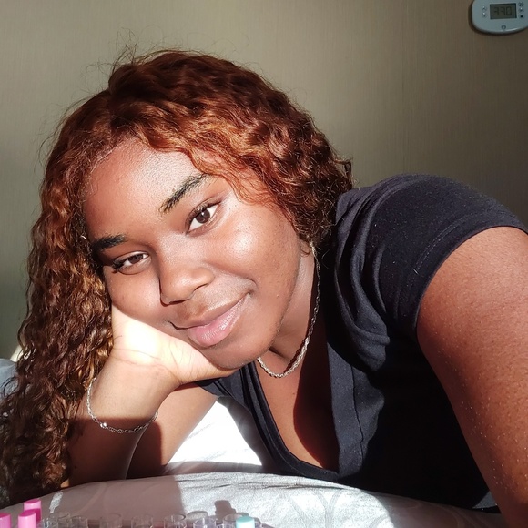 Profile Picture of Channonjah Edwards (@nickia9) on Poshmark