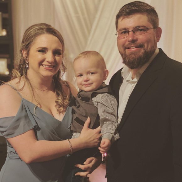 Profile Picture of Sarah Abshire (@sabshire1012) on Poshmark