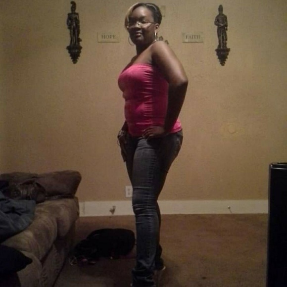 Tempest Broussard - Poshmark Profile Picture of Tempest Broussard (@tempest_4) on Poshmark