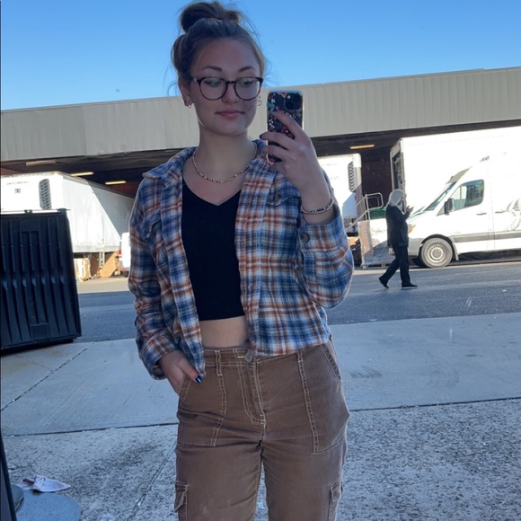 Profile Picture of Alana Pearce (@alana_721) on Poshmark
