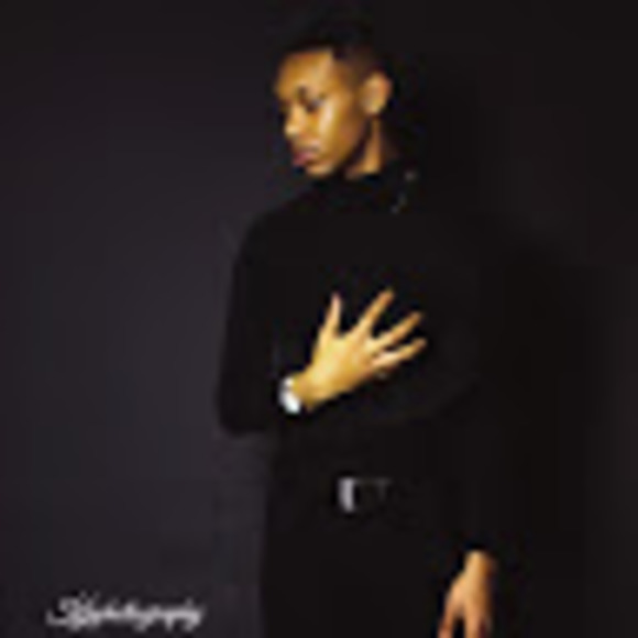 Profile Picture of Chris Hudson (@chudson9003) on Poshmark