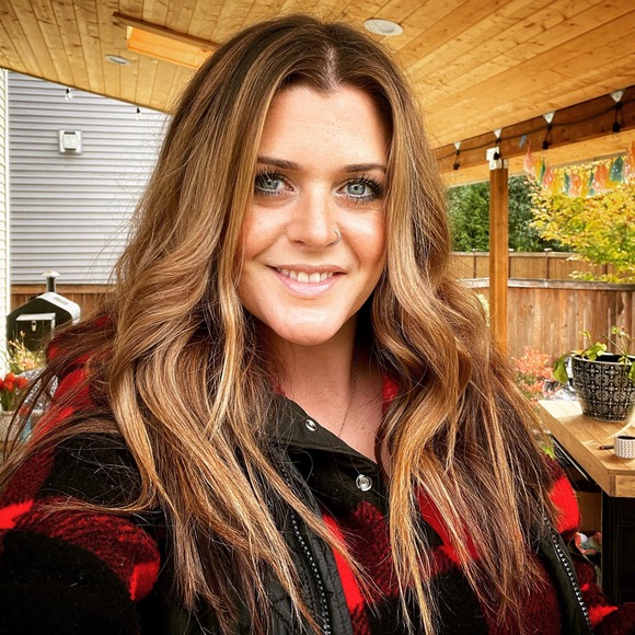 Profile Picture of Kristen Nieman (@bkristen23) on Poshmark