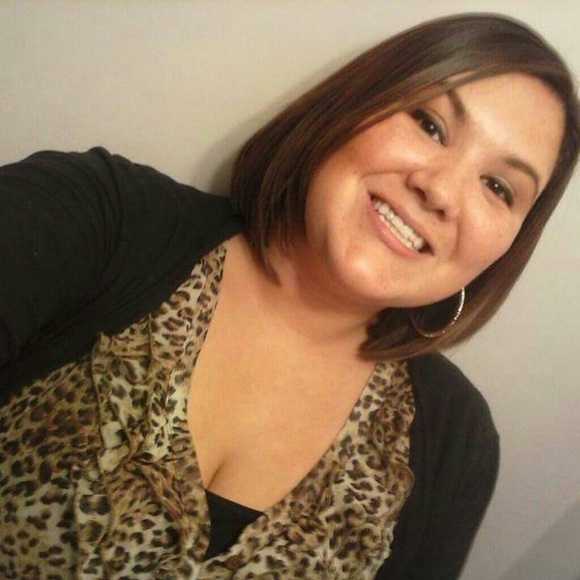 Leah Follman - Poshmark Profile Picture of Leah Follman (@dash3834) on Poshmark