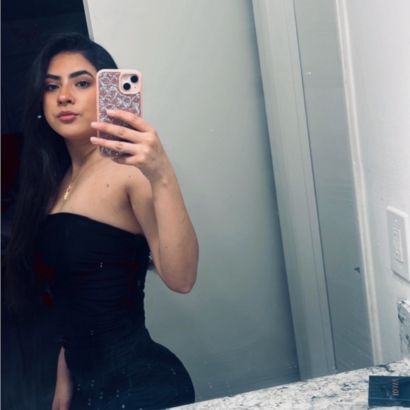Profile Picture of Dyanne Navarro (@karen30navarro) on Poshmark