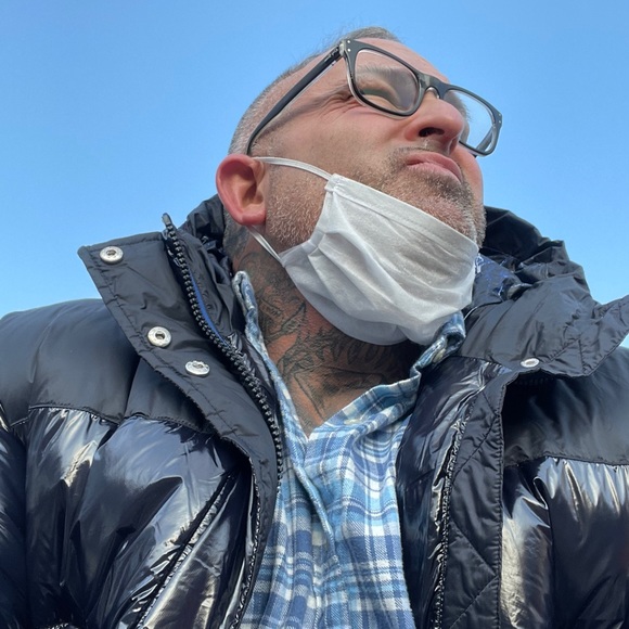 Profile Picture of Sean Reardon (@sean_reardon) on Poshmark