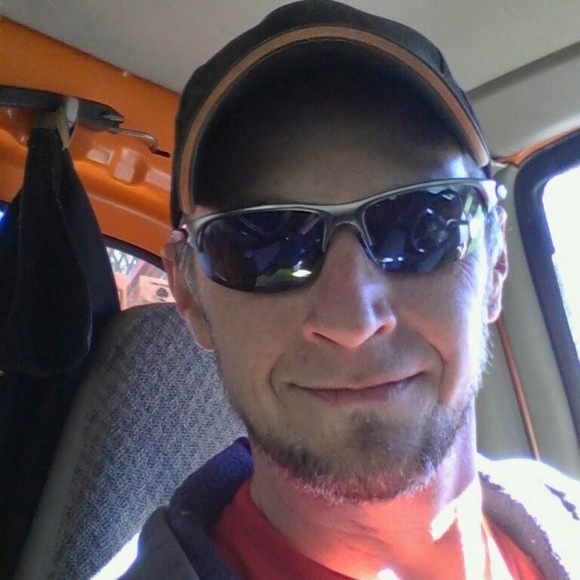 Profile Picture of Aaron Gregg (@aaronkgregg75) on Poshmark