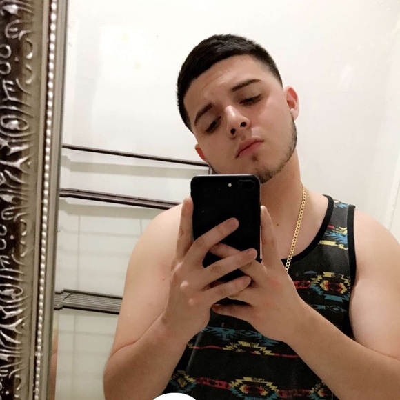 Profile Picture of Aaron Cavazos (@aronn98) on Poshmark
