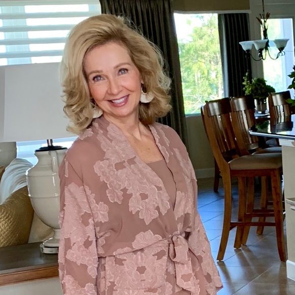 Profile Picture of Marjorie Kleronomos (@mlkleronomos) on Poshmark