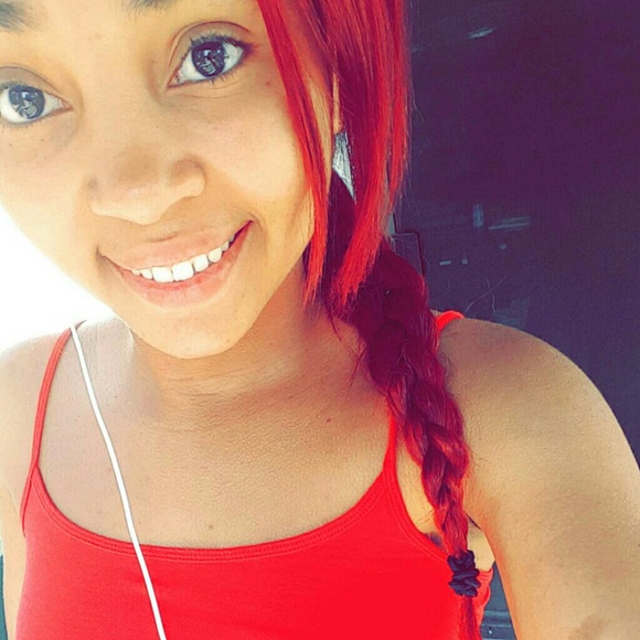 Profile Picture of Acasia Turner (@acasiaaa) on Poshmark