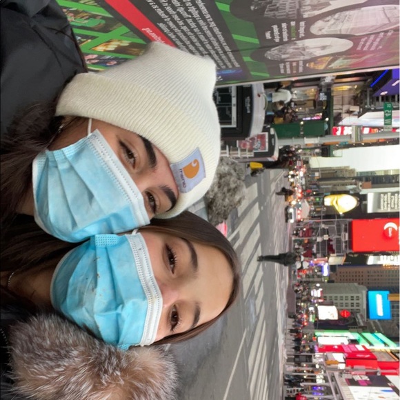 Profile Picture of Nicolina Dolgetta (@nicdolgetta) on Poshmark